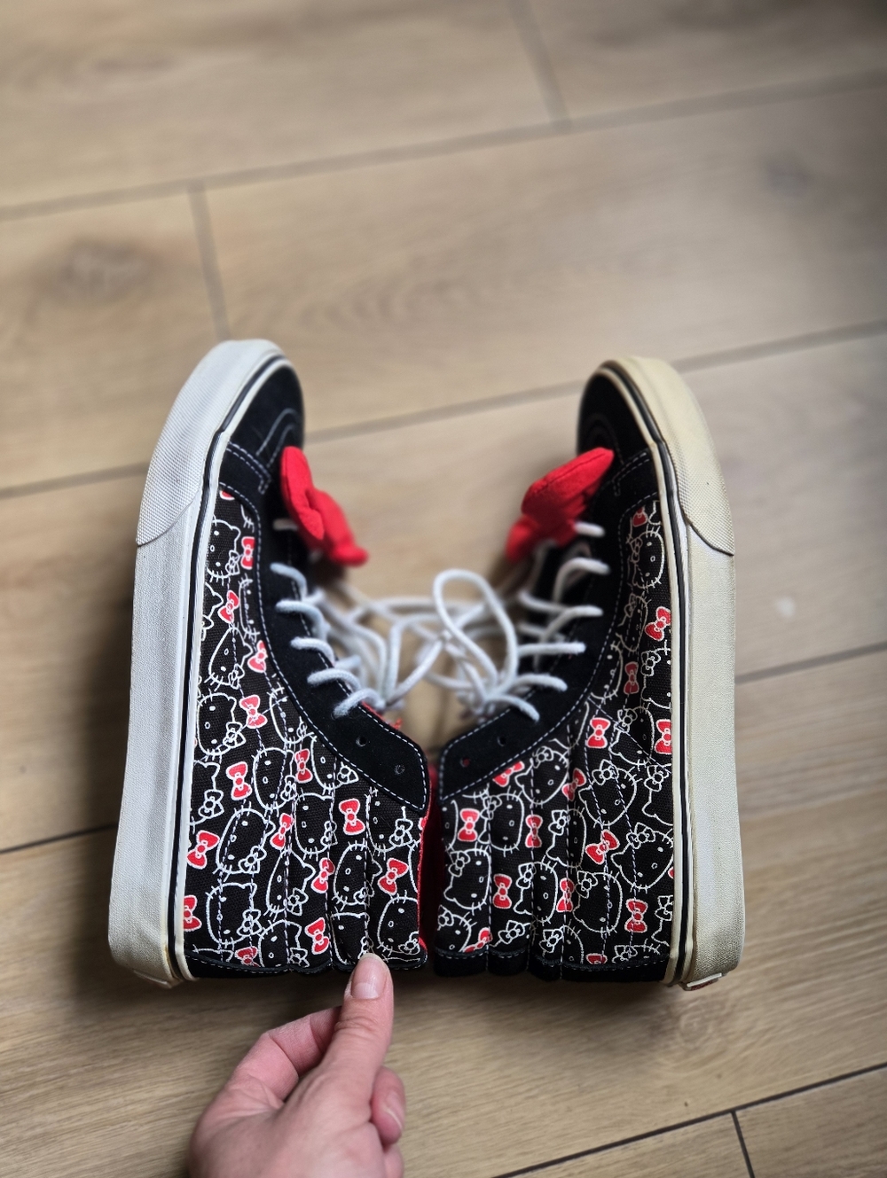 Vans x Hello Kitty Sk8-Hi Slim sneakers Size Womens 10 Mens 8.5 - Picture 4 of 8